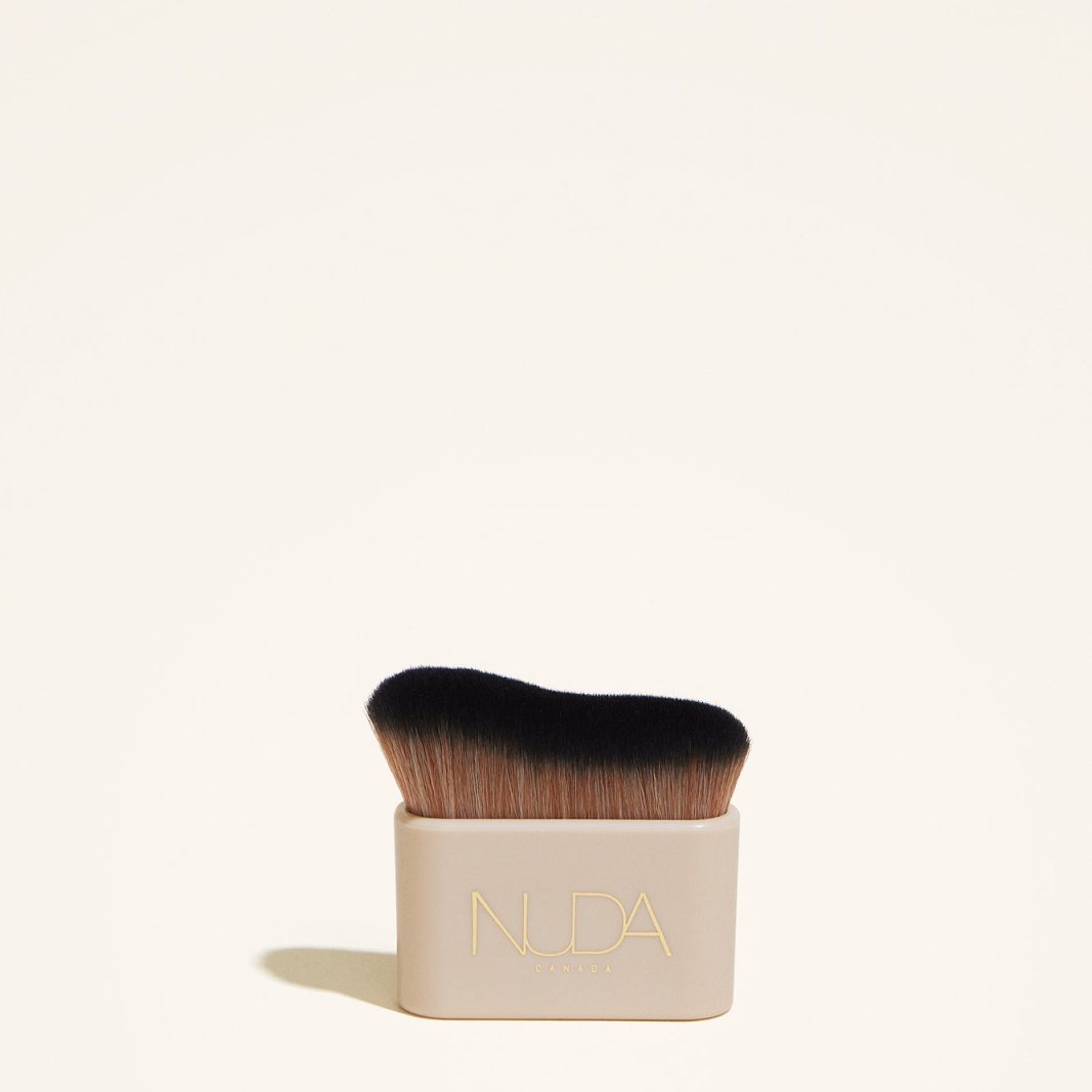 Kabuki Brush vs. Blending Brush: Achieving The Perfect Tan with Nuda's Blending Brush